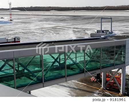 釧路空港のボーディングブリッジ 釧路空港のボーディングブリッジ 9181961