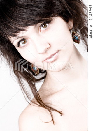 young brunette lady 9182943