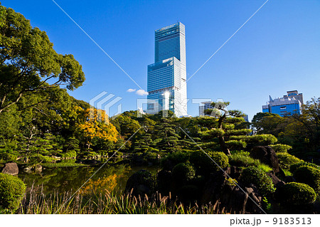あべのハルカスと日本庭園 9183513