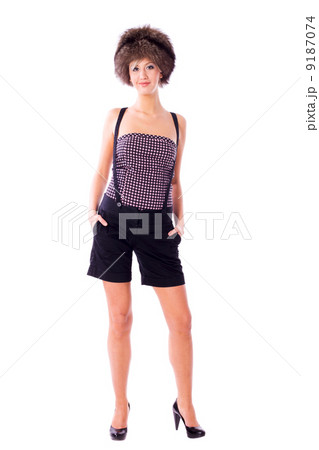 Woman in hat 9187074