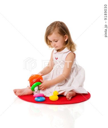 girl playing 9189030