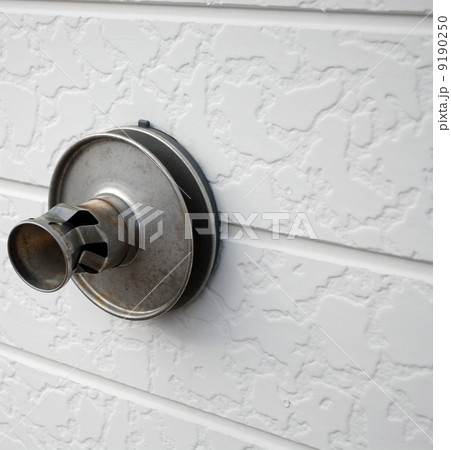 壊れた給排気筒 9190250