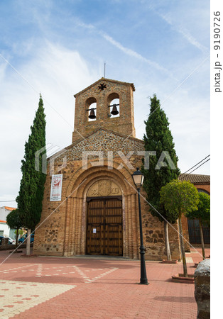 スペイン　ラ・マンチャ地方　プエルト・ラピセの教会 9190726