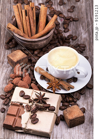 coffee with Chocolate bar and spices 9191213