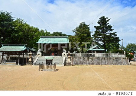 忌宮神社の境内（山口県下関市長府宮の内） 9193671