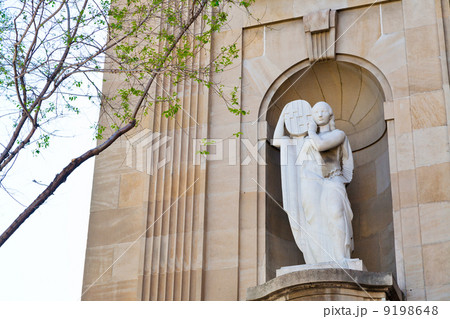 marble statue 9198648