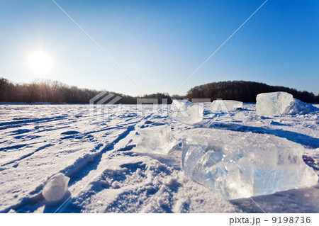 frozen winter landscape 9198736