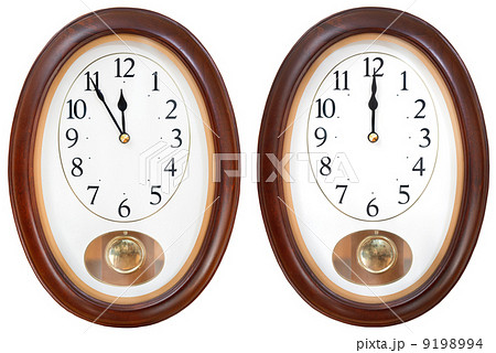 twelve o clock on oval dial clock twelve o clock on oval dial clock 9198994