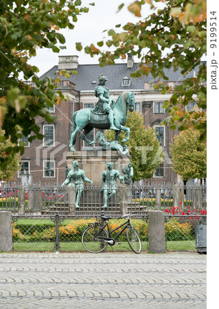 Christian V statue in Copenhagen Christian V statue in Copenhagen 9199514