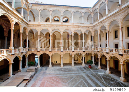 courtyard of Palazzo Reale in Palermo 9199649