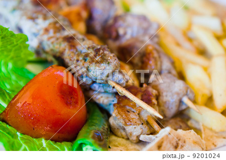 skewers mix arabic kebab close up skewers mix arabic kebab close up 9201024