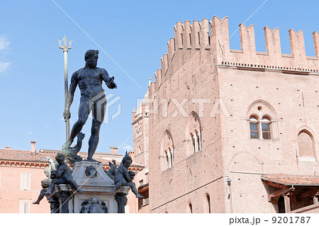 Fountain of Neptune on Piazza del Nettuno, Bologna 9201787
