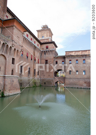 moat and castello estense in Ferrara moat and castello estense in Ferrara 9203600