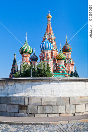 Place of Skulls and Saint Basil's Cathedral in Moscow Place of Skulls and Saint Basil's Cathedral in Moscow 9204089