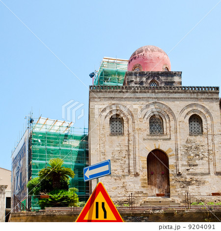 Chiesa di San Cataldo - arabian-norman style church in Palermo 9204091