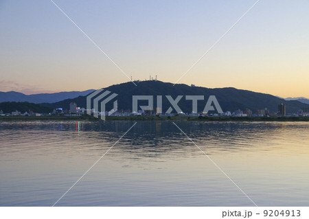 眉山と吉野川 9204913