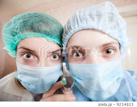 doctors with syringe 9214813