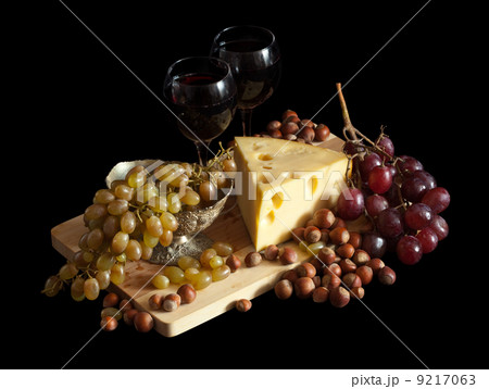 Grapes and cheese with wine 9217063