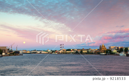 Neva river in morning Neva river in morning 9218533