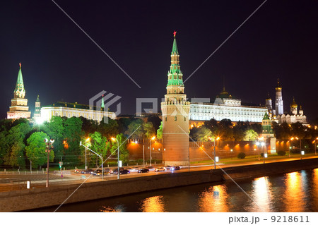 Moscow Kremlin and Moskva River in night Moscow Kremlin and Moskva River in night 9218611