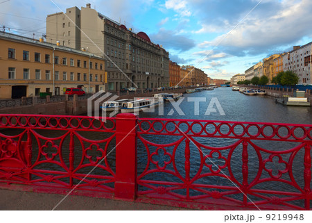 Red Bridge through Moyka River Red Bridge through Moyka River 9219948