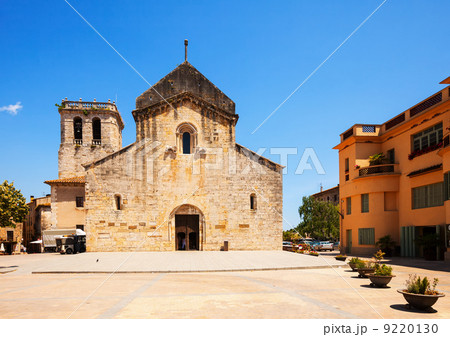 Church of Sant Pere. Besalu. Catalonia 9220130