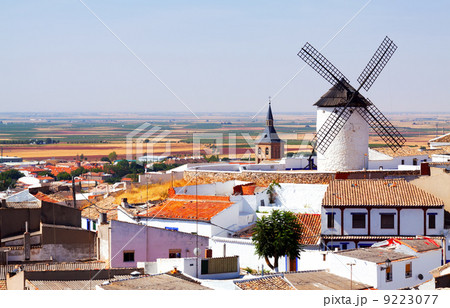 General view of Campo de Criptana with mill and church General view of Campo de Criptana with mill and church 9223077