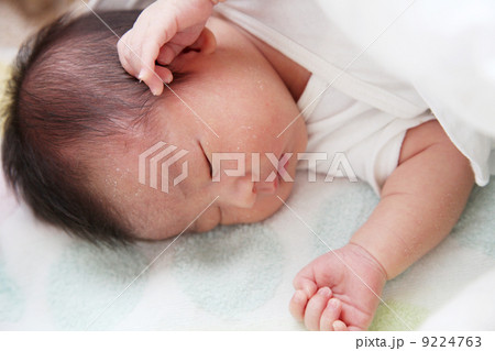 赤ちゃんの寝顔 赤ちゃんの寝顔 9224763