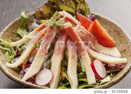 鯨ベーコンサラダ 鯨ベーコンの料理 クジラ肉料理 イメージ素材 鯨ベーコンサラダ 鯨ベーコンの料理 クジラ肉料理 イメージ素材 9230899