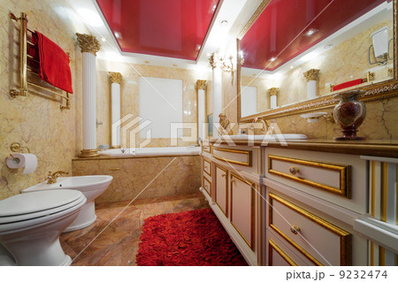 Fashionable marble bathroom 9232474
