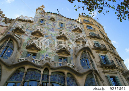 カサ・バトリョ　晴れ 9235861