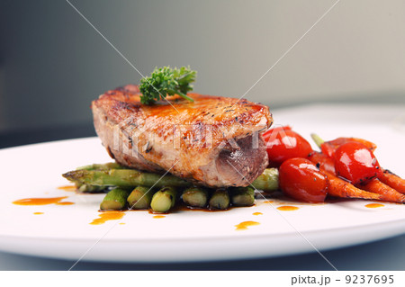 Roasted duck fillet with berry sauce Roasted duck fillet with berry sauce 9237695