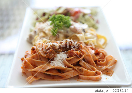 fettuccine spaghetti 9238114