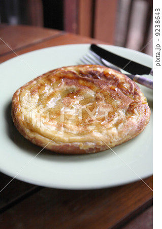 Pancake in wood background Pancake in wood background 9238643
