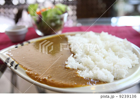 Curry rice with salad 9239136