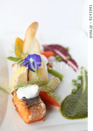baked salmon baked salmon 9243991