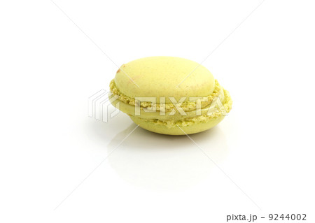 Macaron isolated in white background 9244002