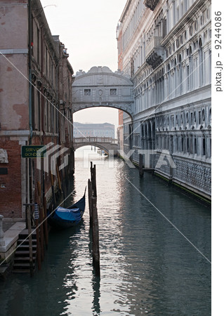 Bridge of Sighs in Venice Bridge of Sighs in Venice 9244086