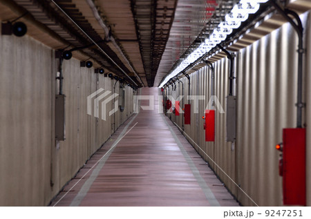 歩行者用通路 9247251