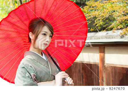 京都で着物を着た女性 京都で着物を着た女性 9247670
