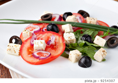 vegetable salad with feta cheese 9254307