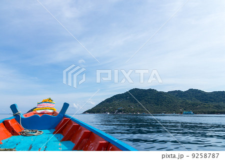 The Prow heading to island on the sea 9258787