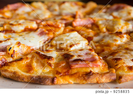 Close up pizza hawaiian Close up pizza hawaiian 9258835