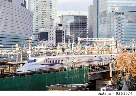 Tokyo railway with skyline 9261674