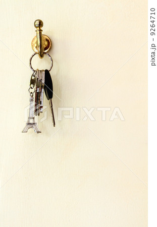 Eiffel Tower keys and other 9264710