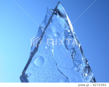 Ice crystal 9272493