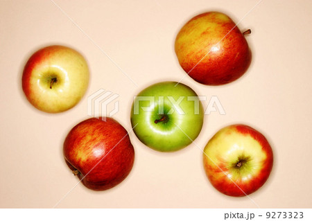 Apples on beige Apples on beige 9273323
