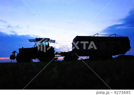 The Tractor 9273695