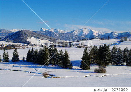 Winter mountains on a bright sunny day Winter mountains on a bright sunny day 9275090