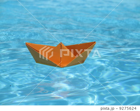 paper ship blue water 9275624